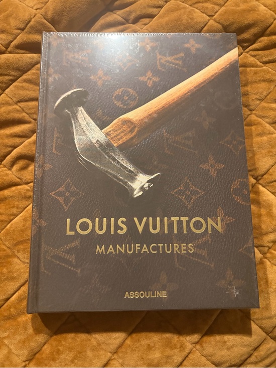 Louis Vuitton Other - Louis Vuitton Manufactures Book